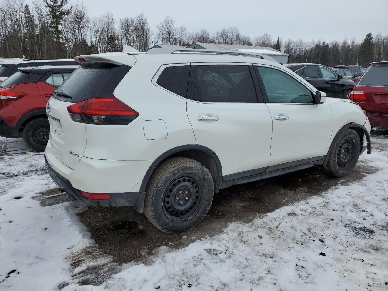 2017 NISSAN ROGUE SV - Image 3