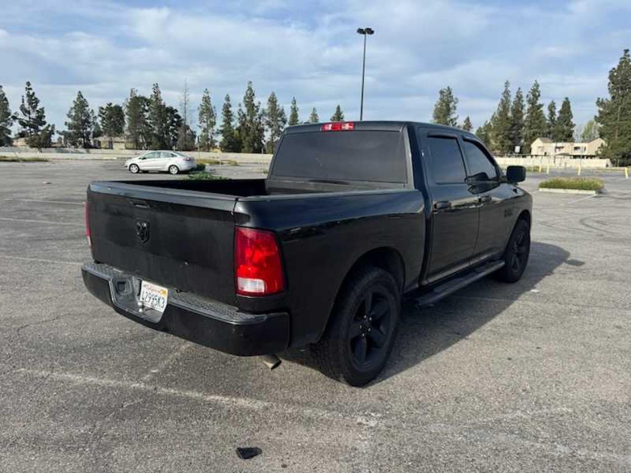 2018 RAM 1500 ST - Image 4