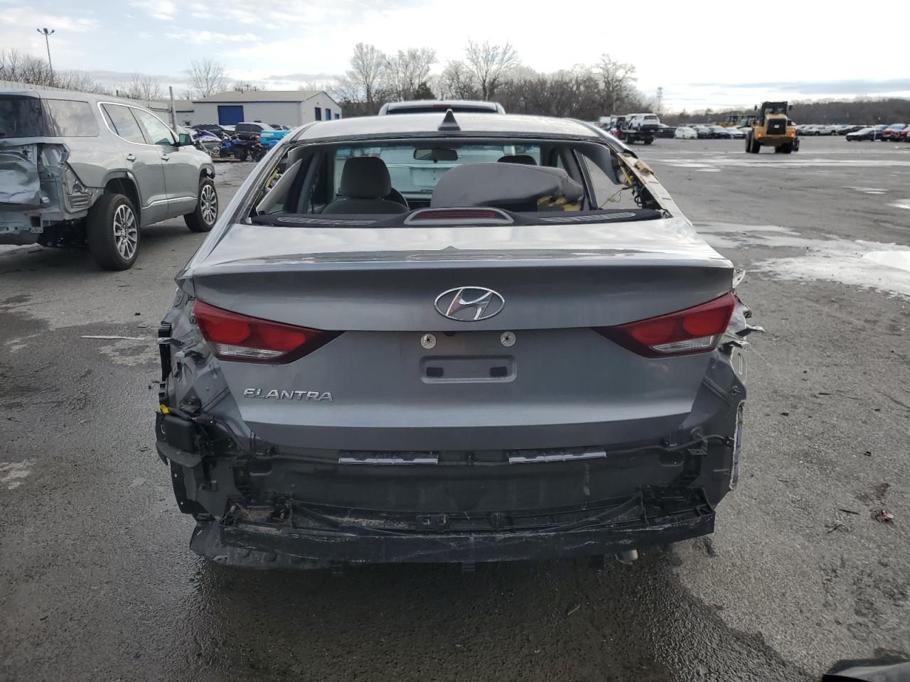 2018 HYUNDAI ELANTRA SE - Фото 6