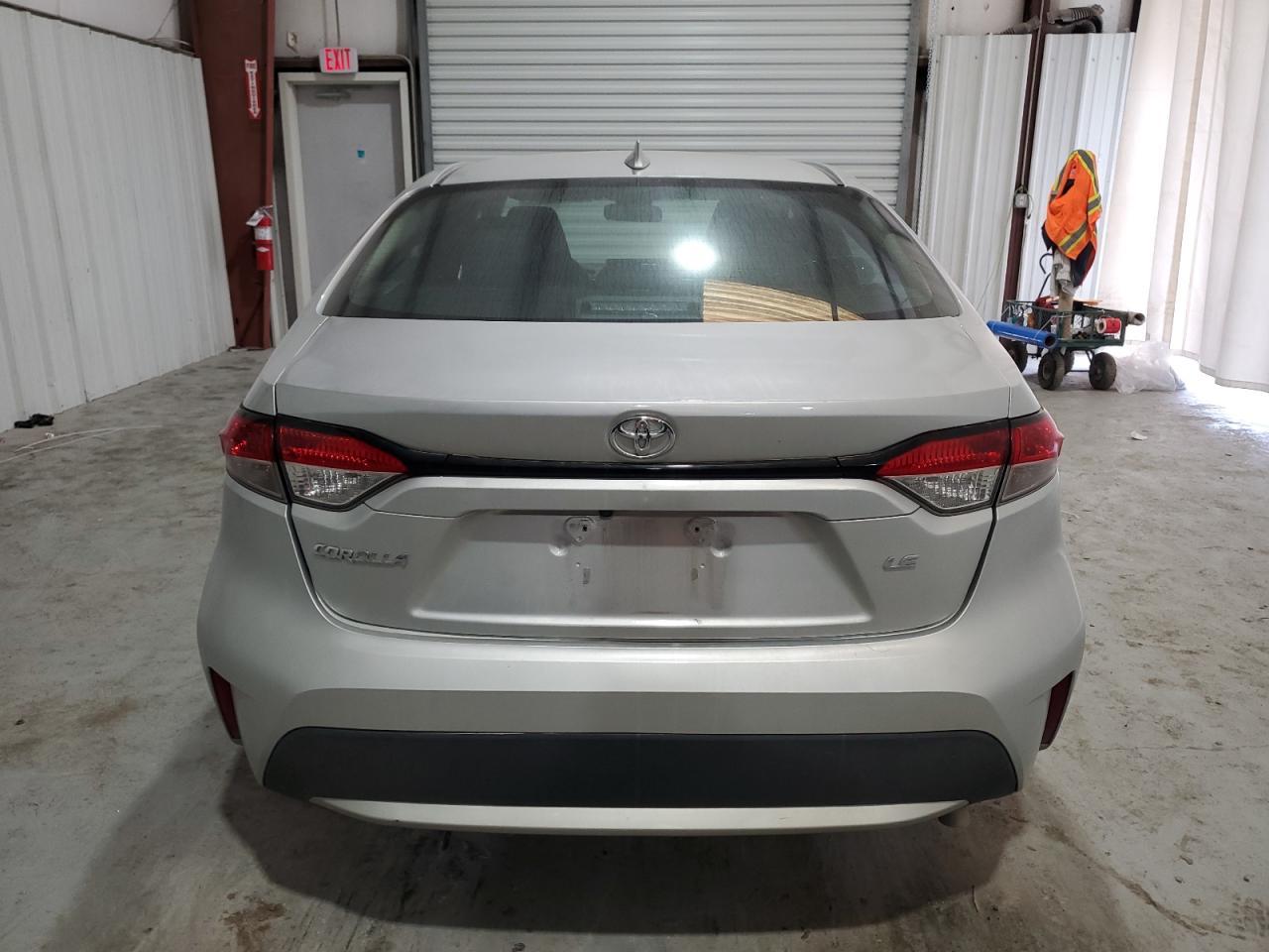 2021 TOYOTA COROLLA LE - Фото 6