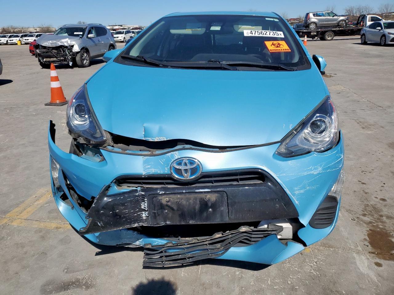 2016 TOYOTA PRIUS C - Image 5
