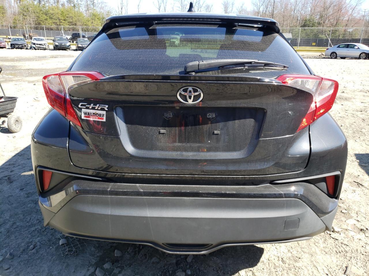 2019 TOYOTA C-HR XLE - Image 6
