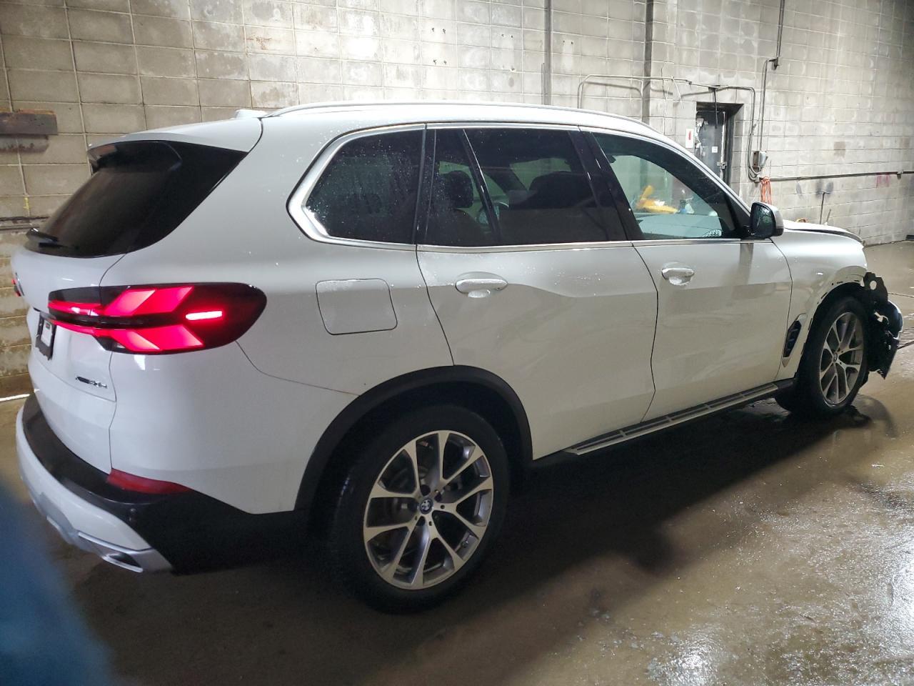 2025 BMW X5 XDRIVE5 - Фото 3