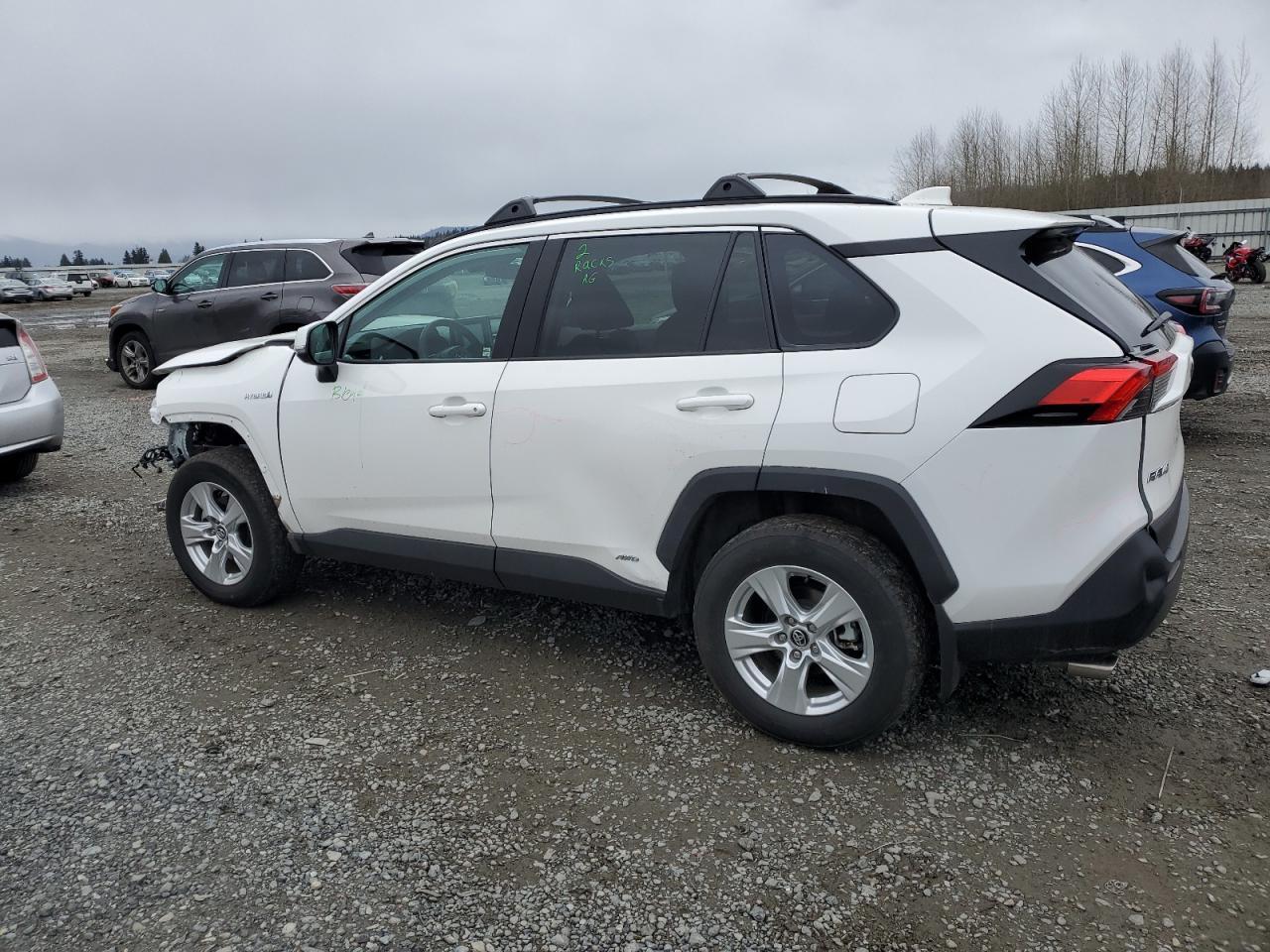 2020 TOYOTA RAV4 XLE - Image 2