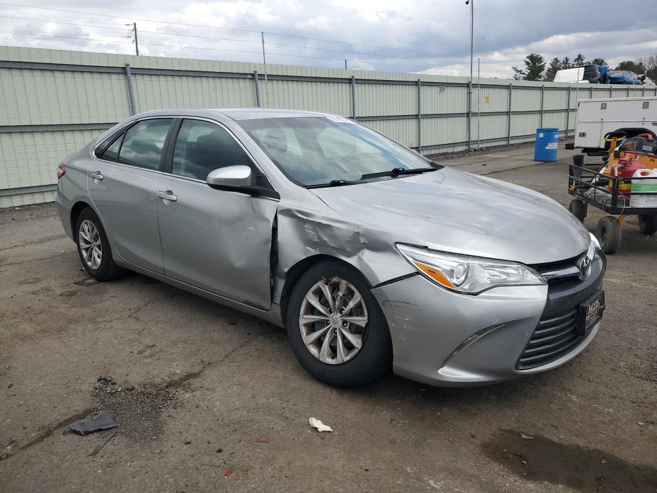 2017 TOYOTA CAMRY LE - Фото 4