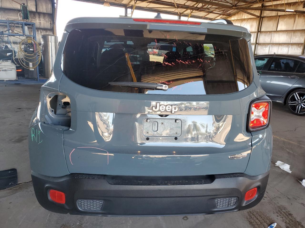 2017 JEEP RENEGADE L - Image 6