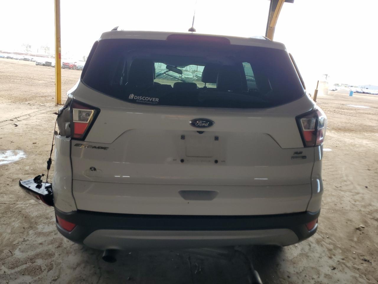 2017 FORD ESCAPE SE - Фото 6