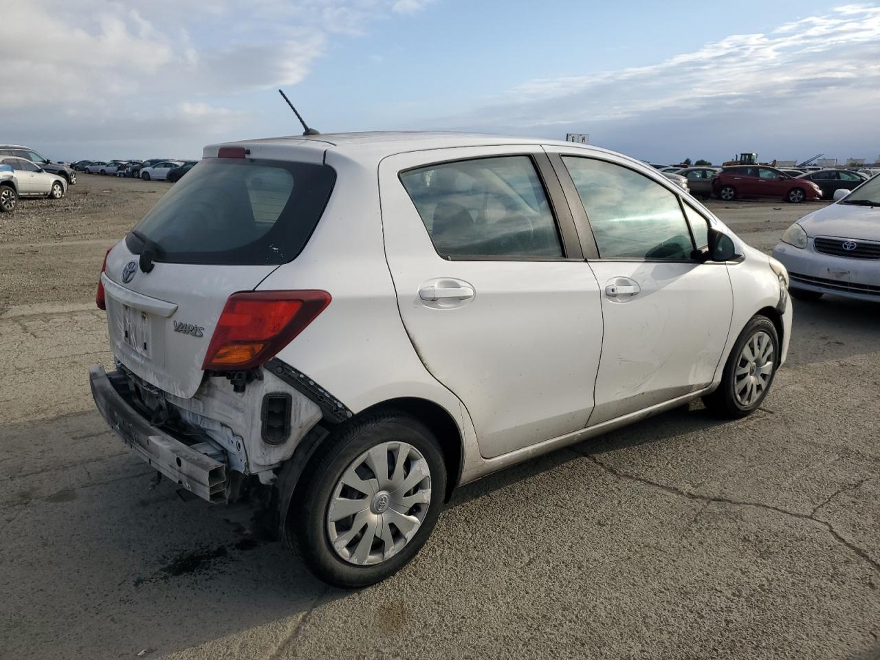 2015 TOYOTA YARIS - Image 3