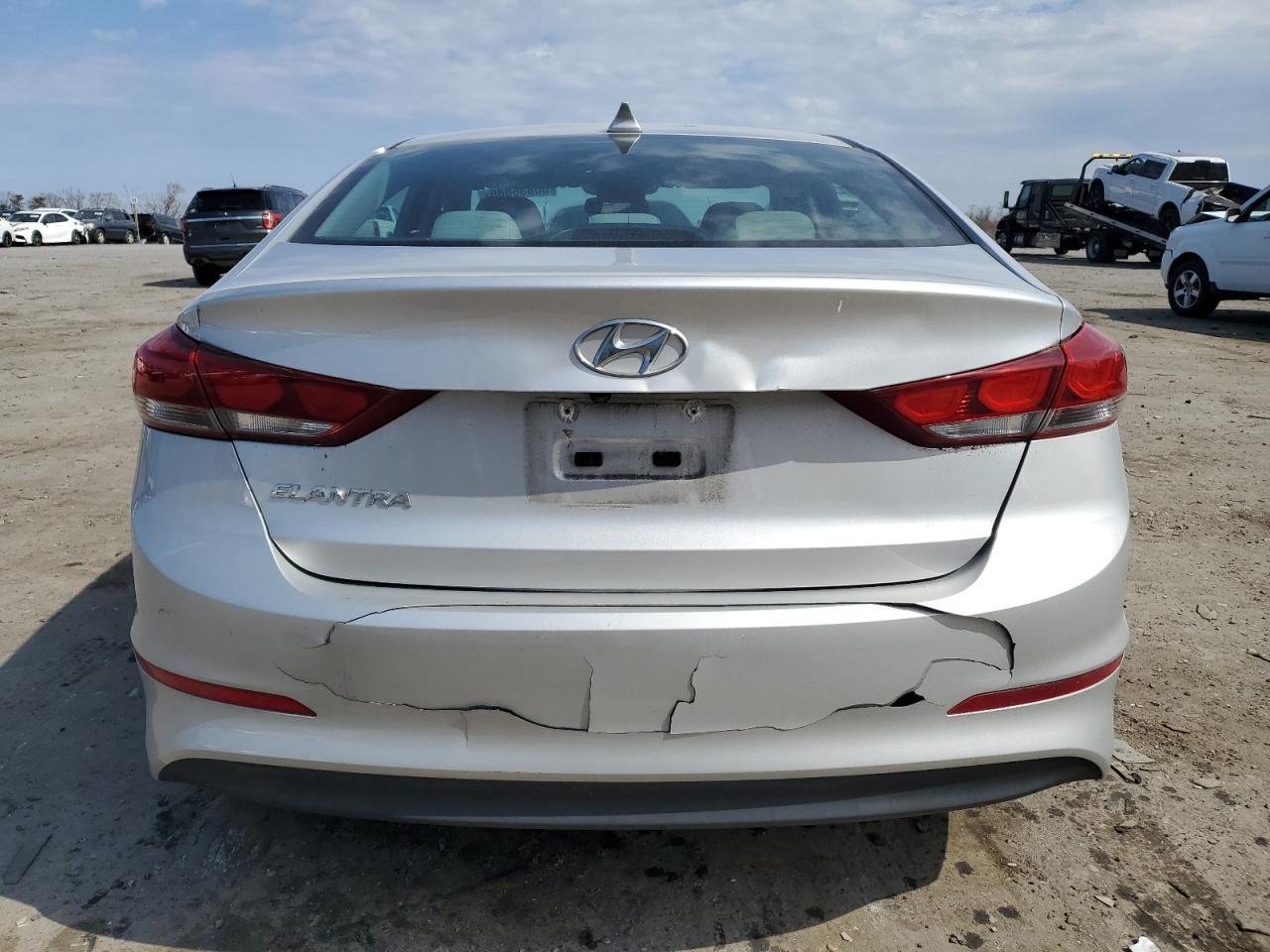 2017 HYUNDAI ELANTRA SE - Фото 6