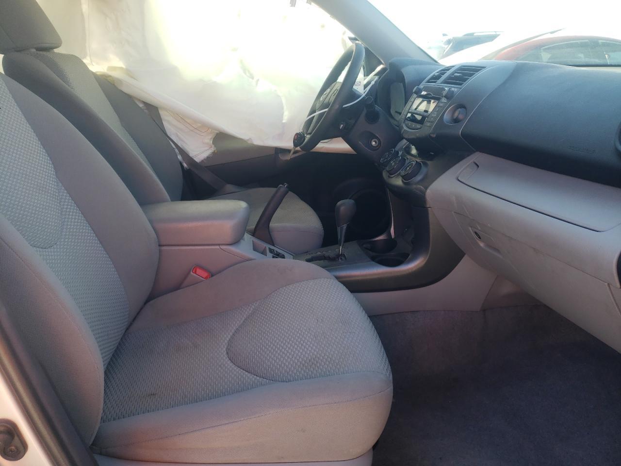 2011 TOYOTA RAV4 - Image 7