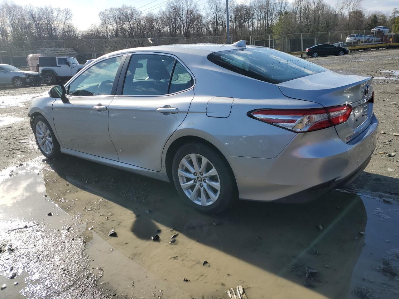 2020 TOYOTA CAMRY LE - Фото 2