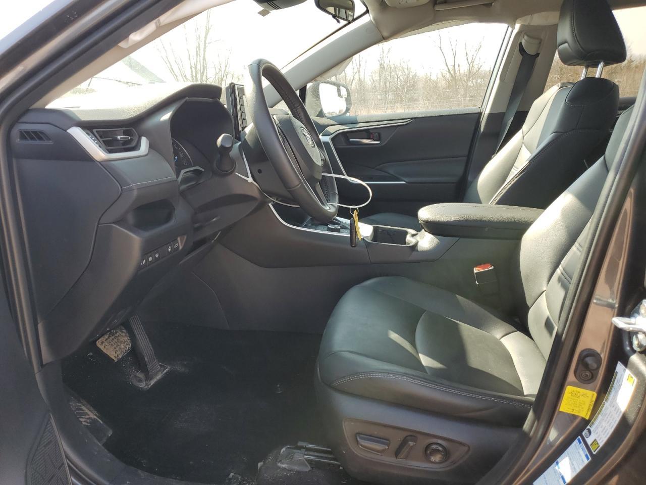 2022 TOYOTA RAV4 XLE P - Фото 7