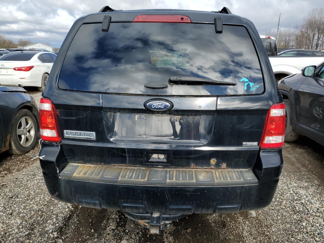 2010 FORD ESCAPE XLT - Image 6