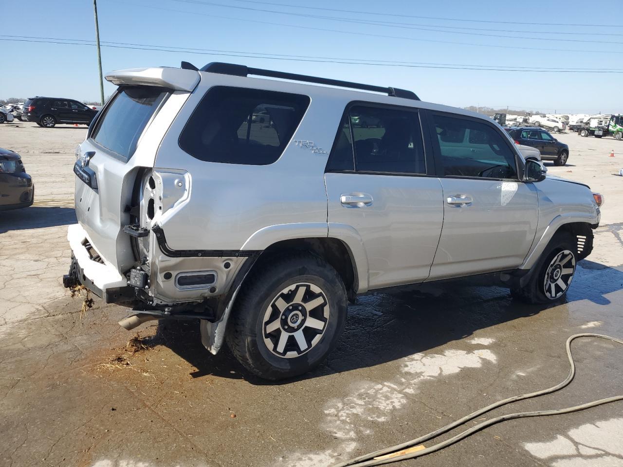 2022 TOYOTA 4RUNNER SR - Image 3