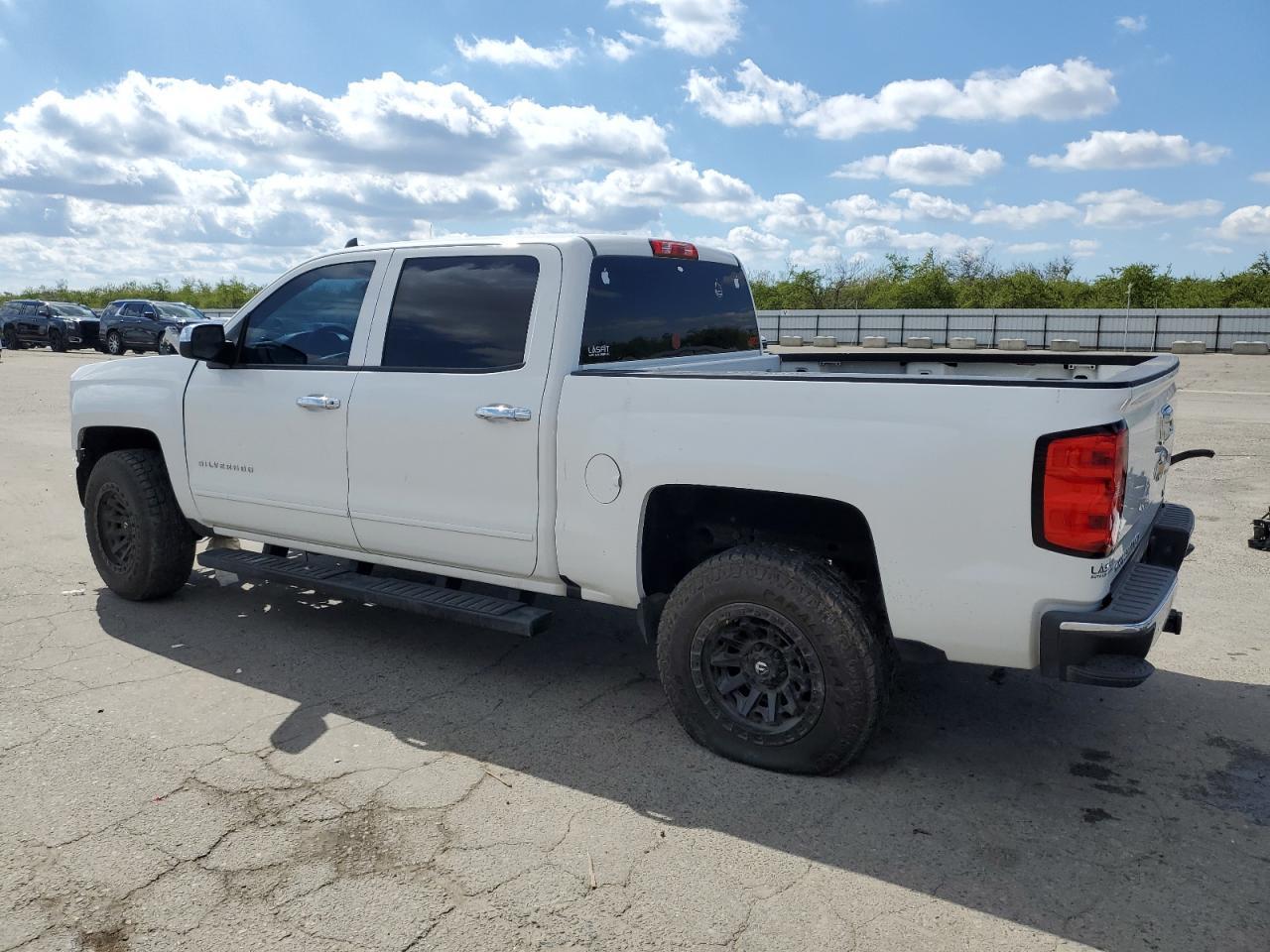 2016 CHEVROLET SILVERADO - Image 2