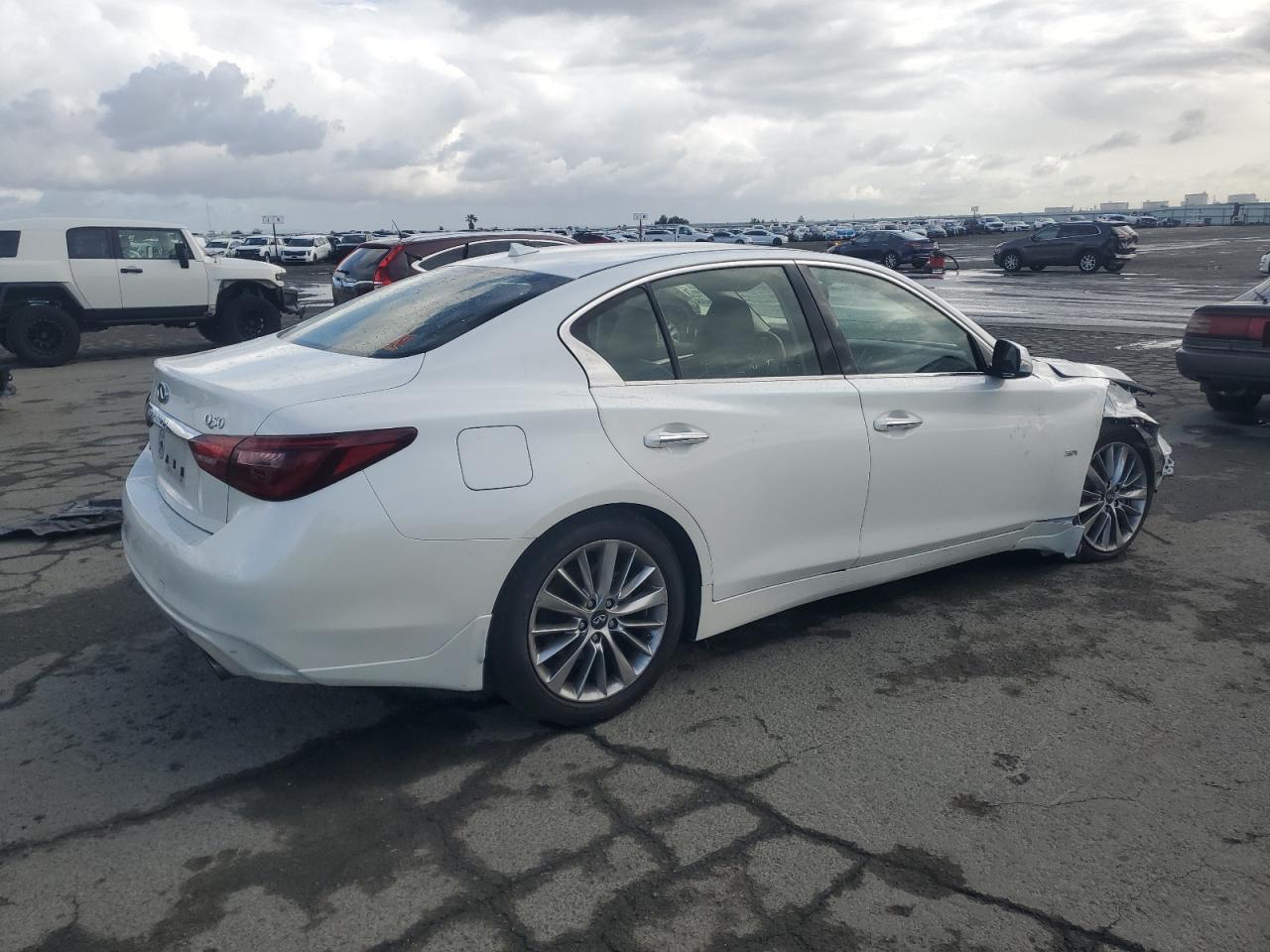 2018 INFINITI Q50 LUXE - Фото 3