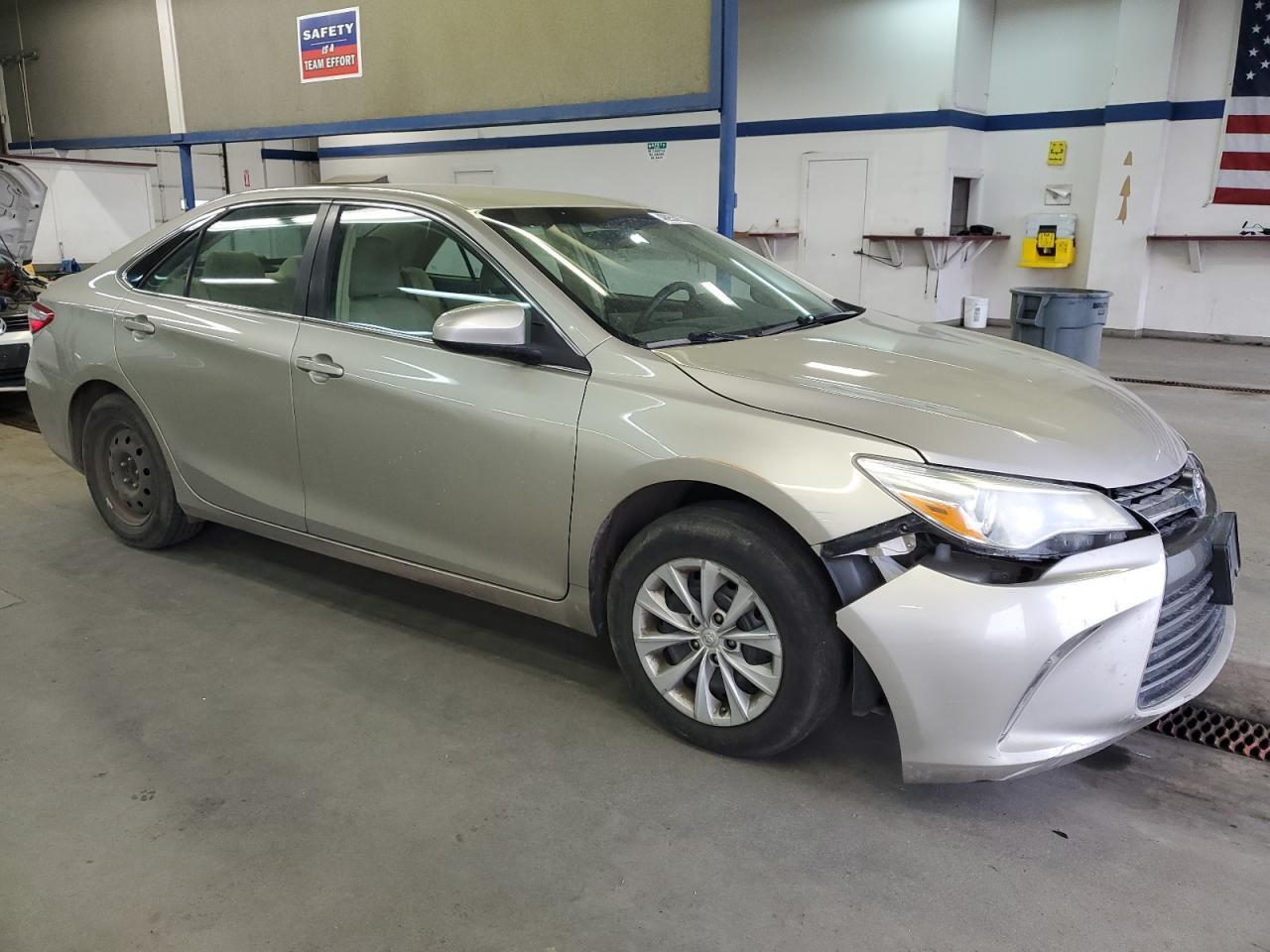 2016 TOYOTA CAMRY LE - Image 4