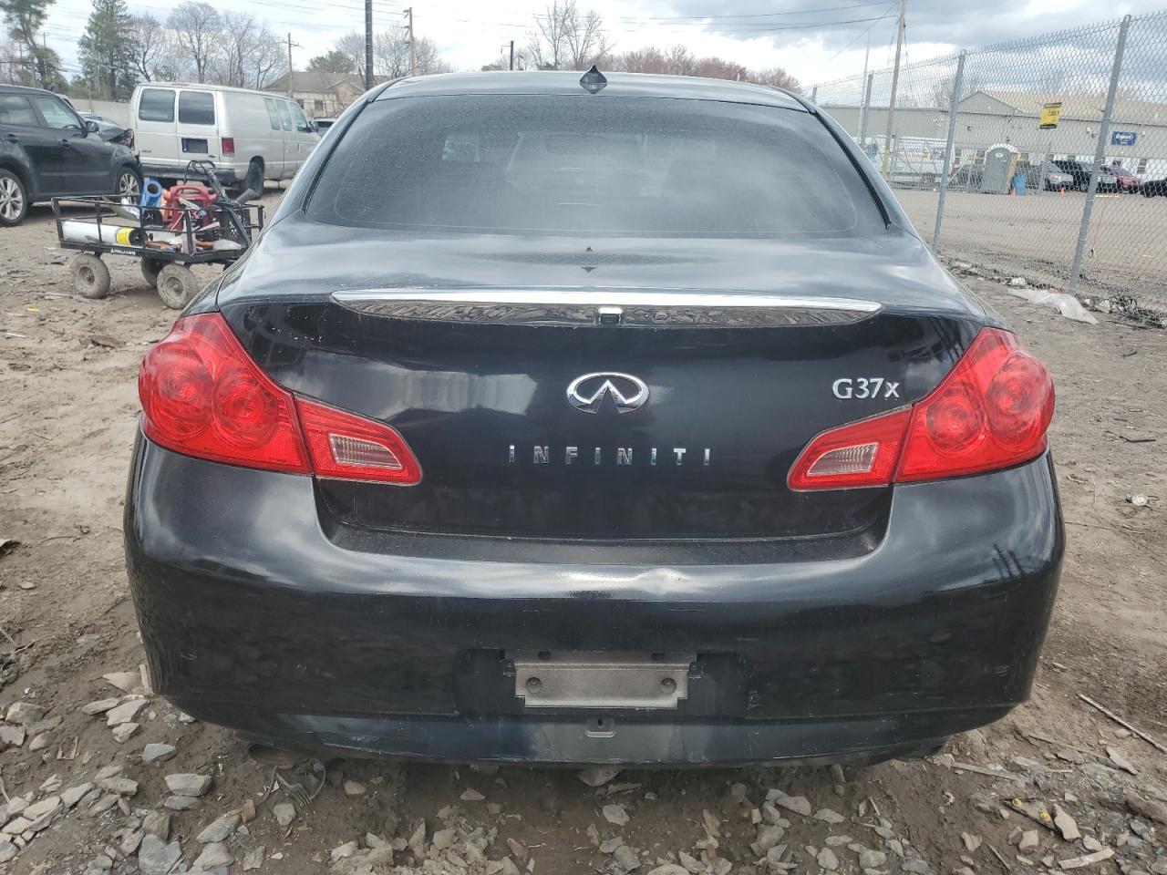 2012 INFINITI G37 - Image 6