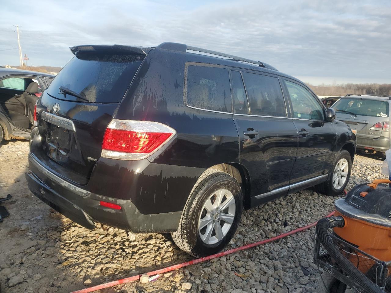 2011 TOYOTA HIGHLANDER - Фото 3