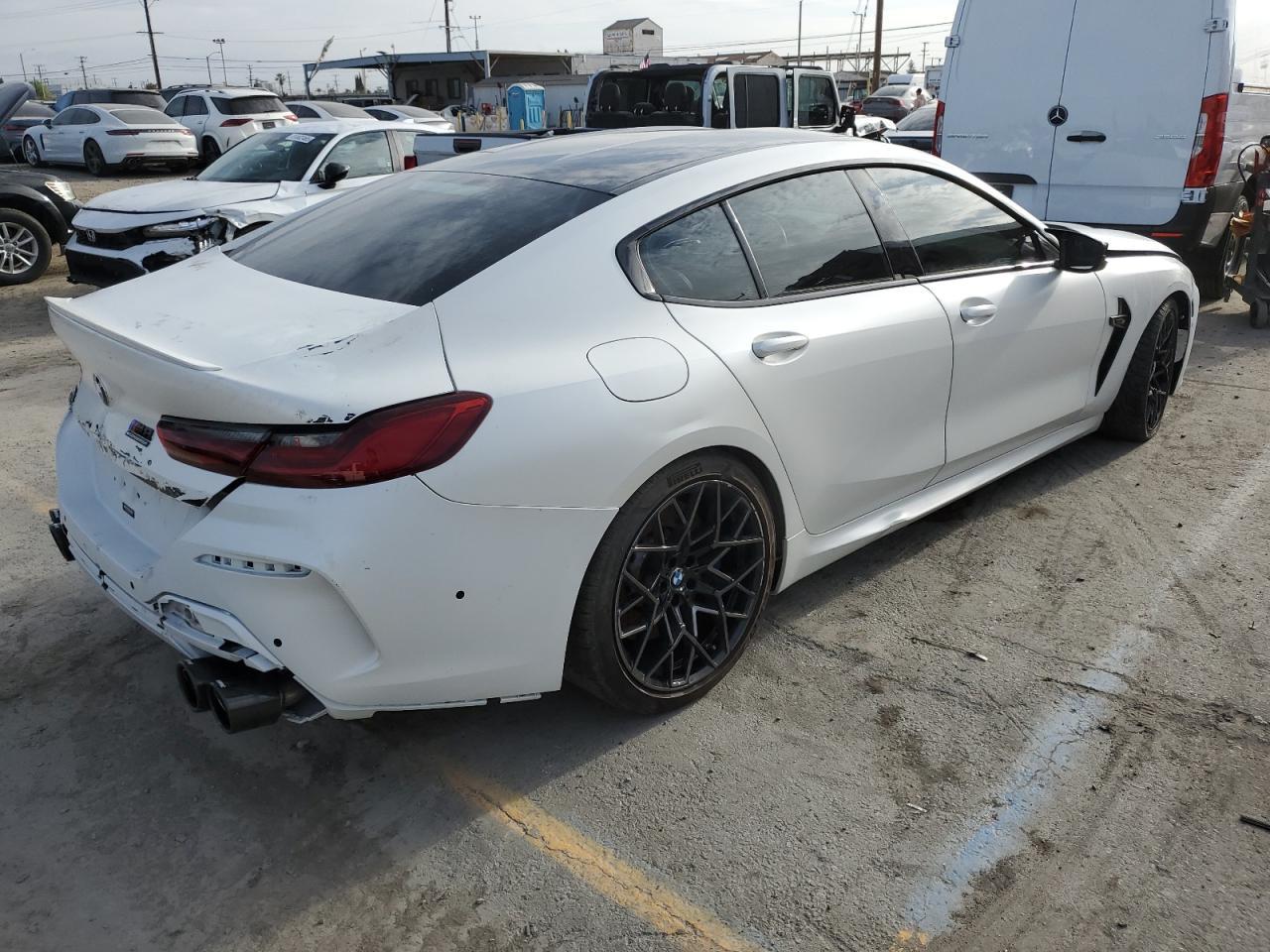 2020 BMW M8 - Фото 3