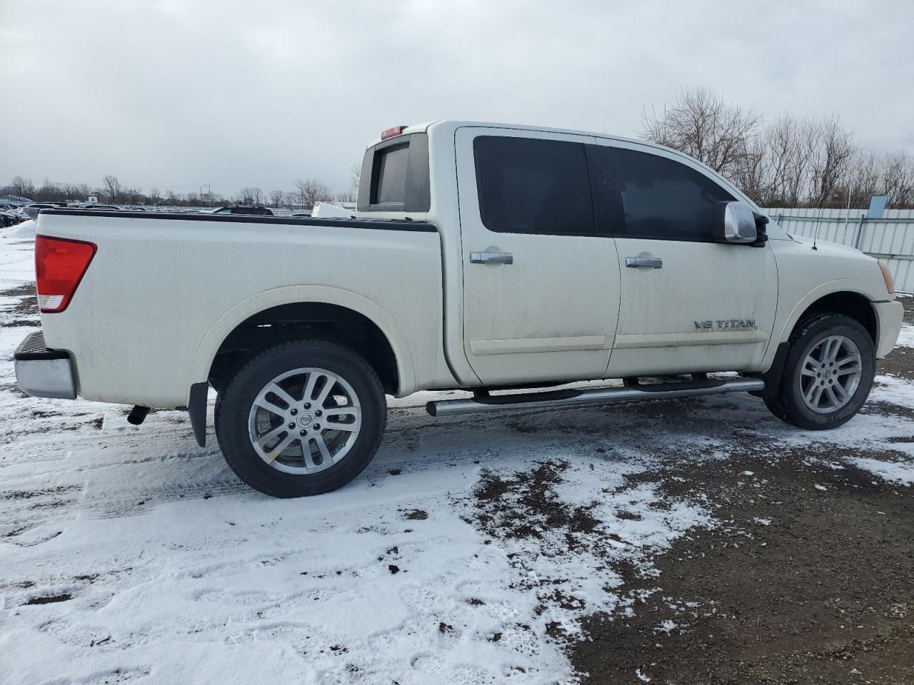 2013 NISSAN TITAN S - Фото 3