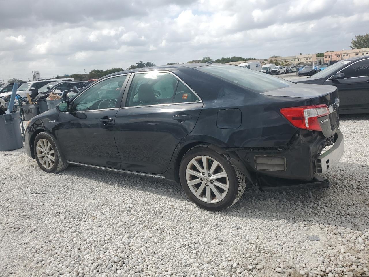 2012 TOYOTA CAMRY HYBR - Image 2