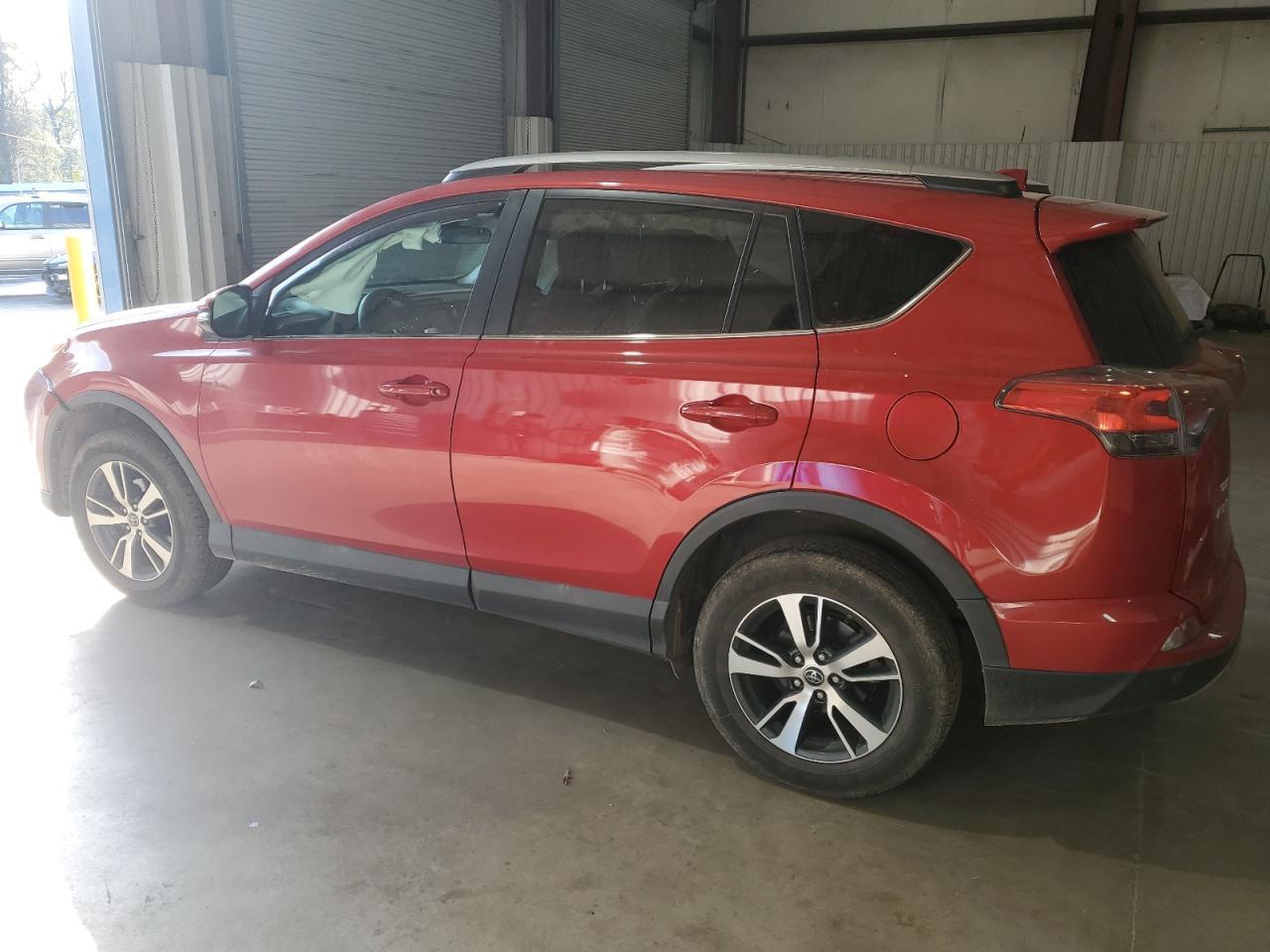 2017 TOYOTA RAV4 XLE - Фото 2