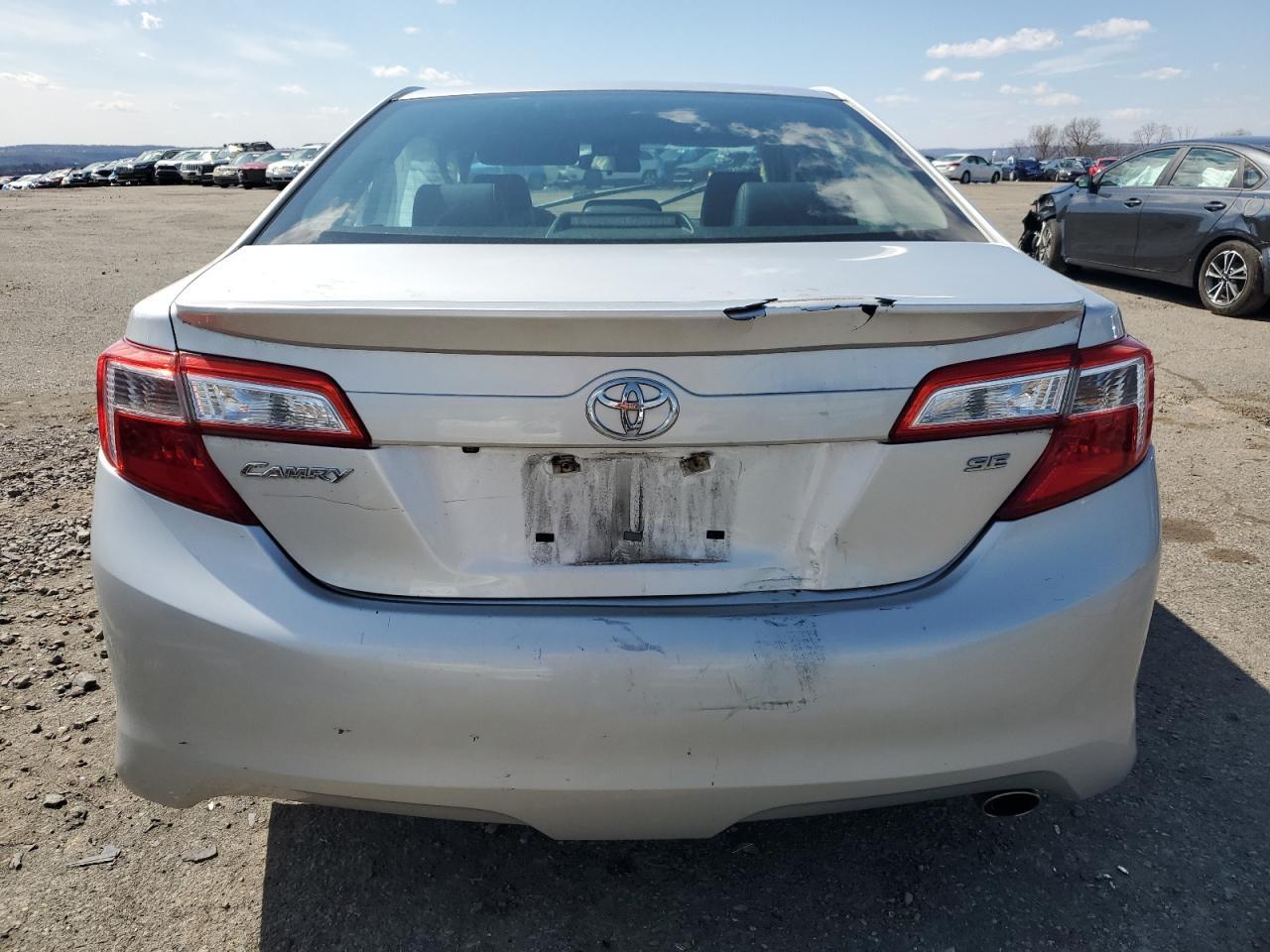 2014 TOYOTA CAMRY L - Image 6