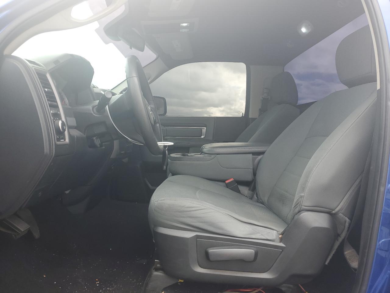 2014 RAM 1500 ST - Image 7