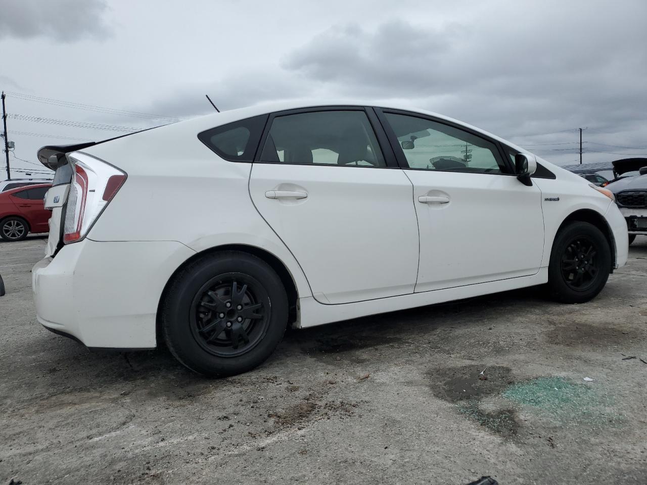 2015 TOYOTA PRIUS - Фото 3