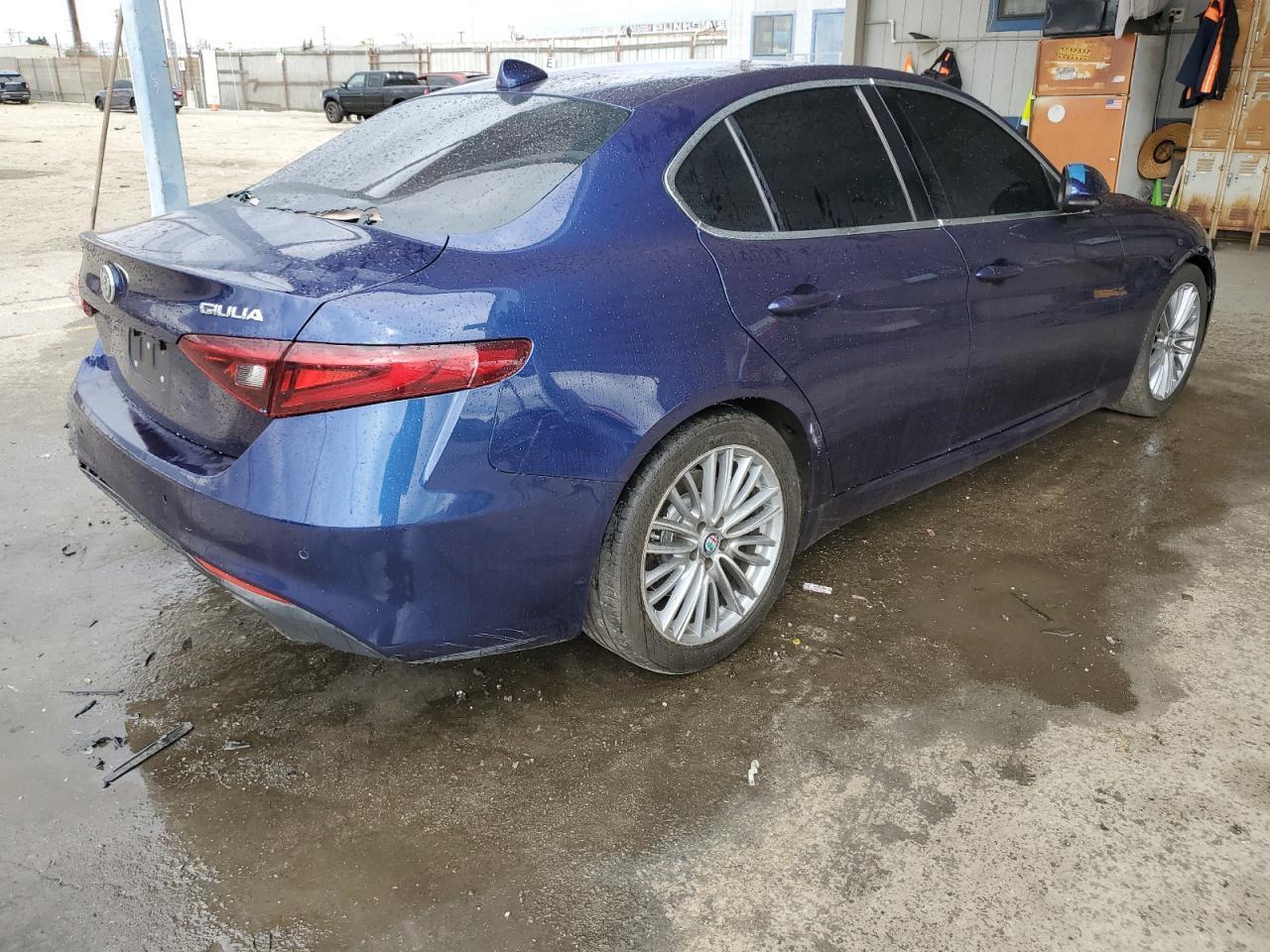 2017 ALFA ROMEO GIULIA TI - Image 3