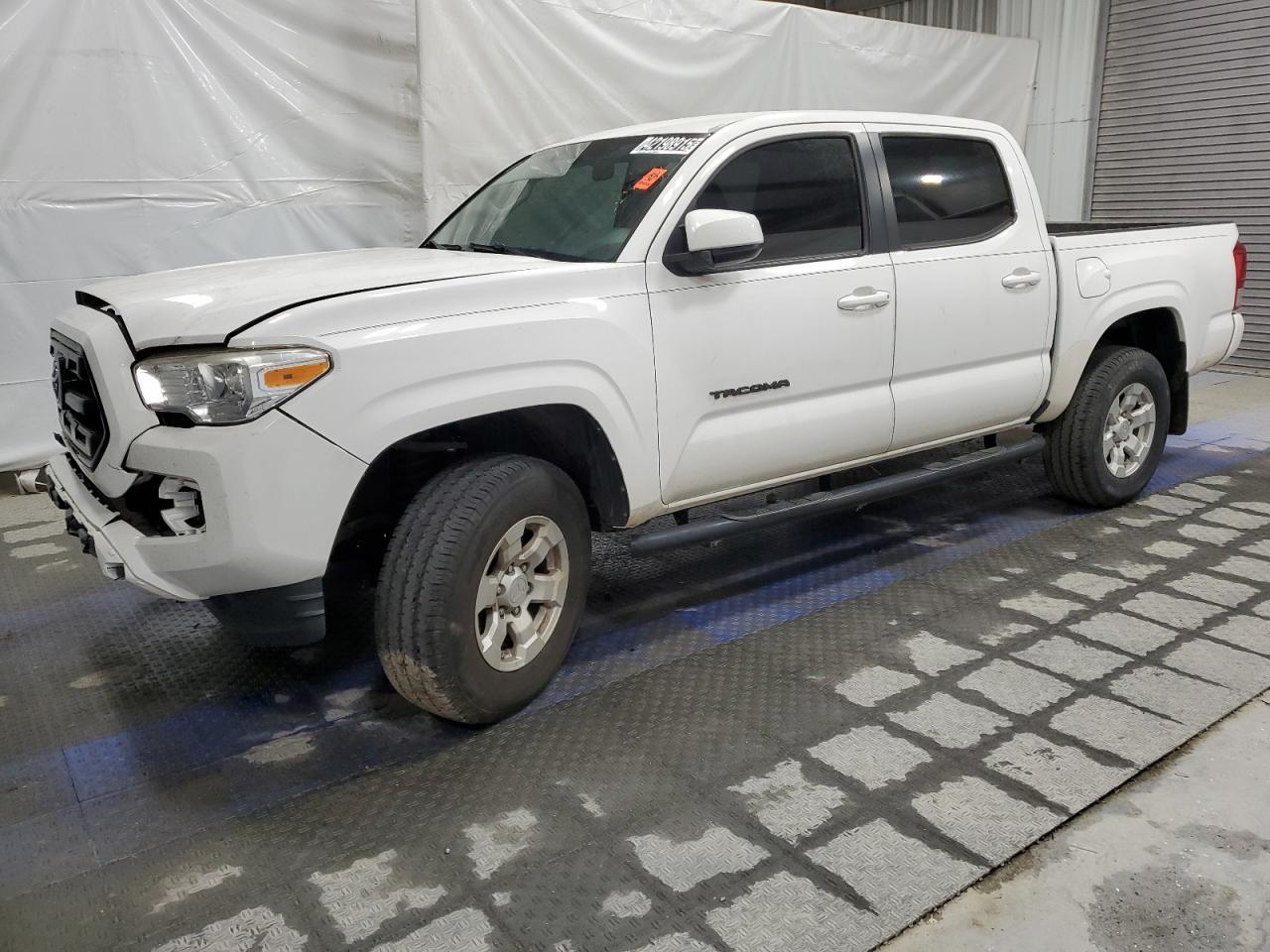 2017 TOYOTA TACOMA DOU