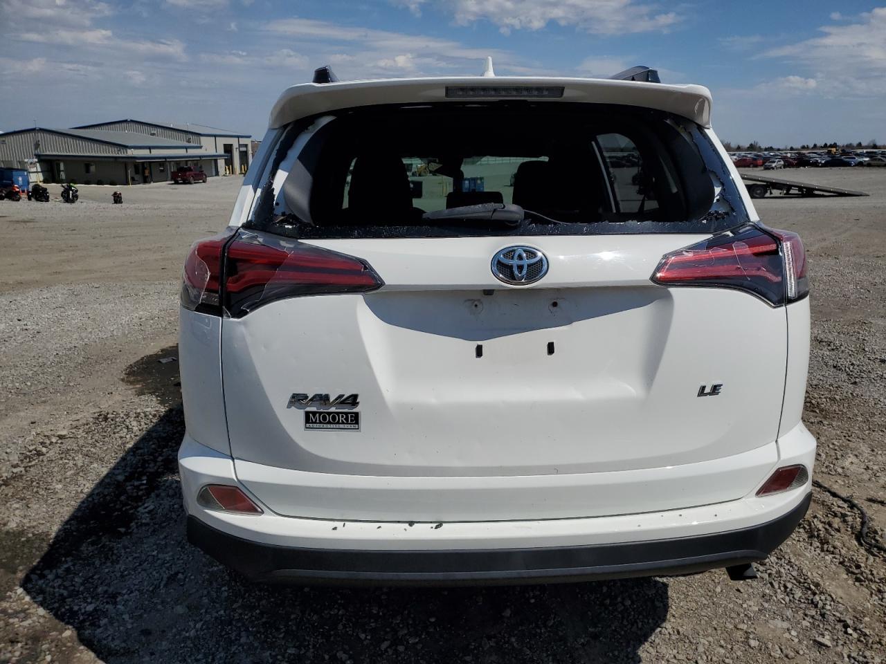 2018 TOYOTA RAV4 LE - Image 6
