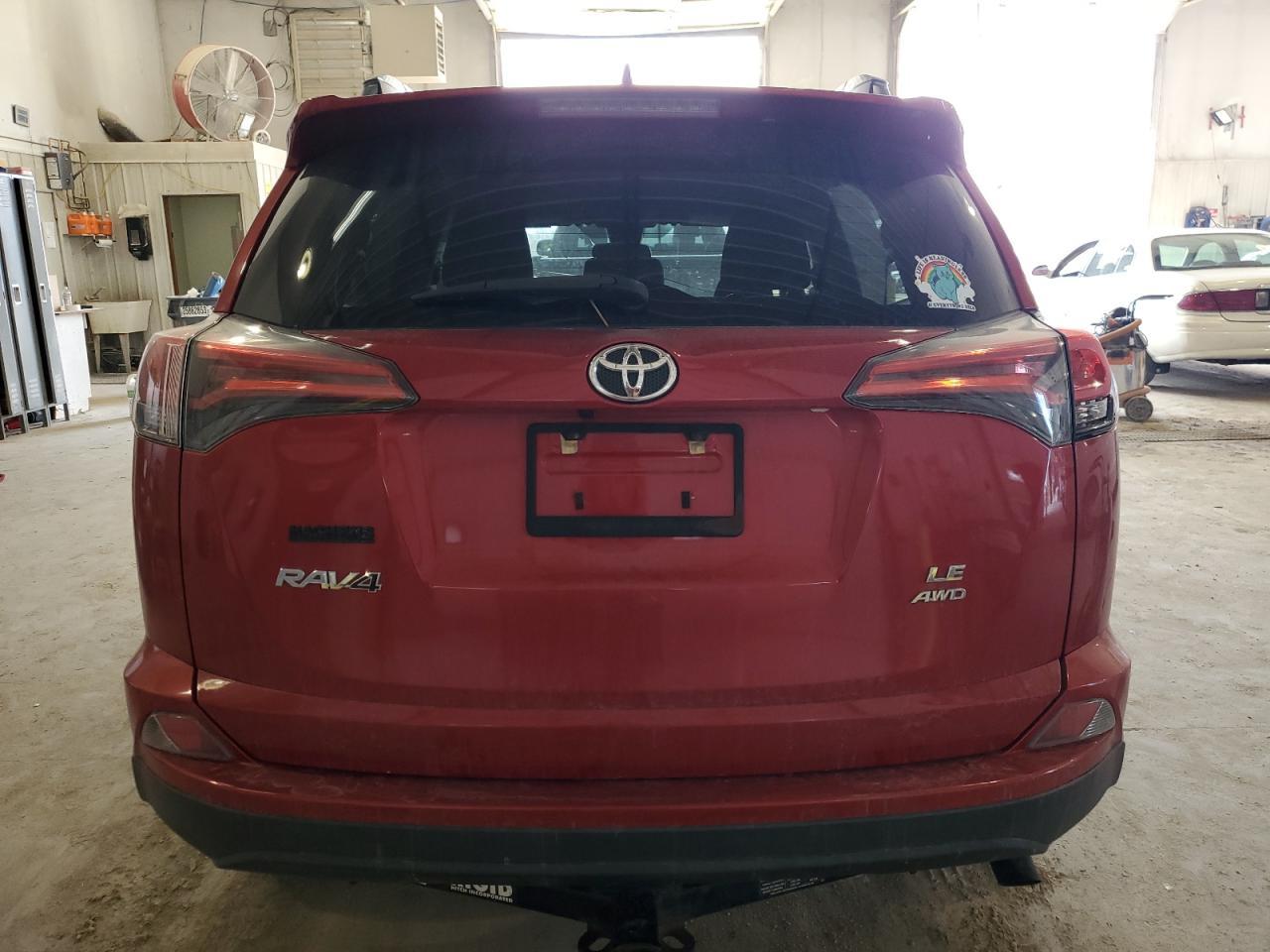 2017 TOYOTA RAV4 LE - Фото 6