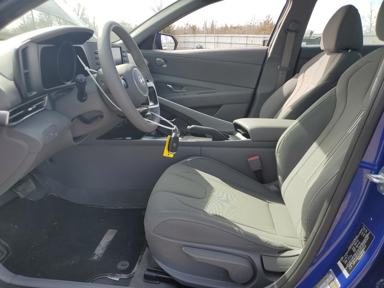 2022 HYUNDAI ELANTRA SE - Фото 7