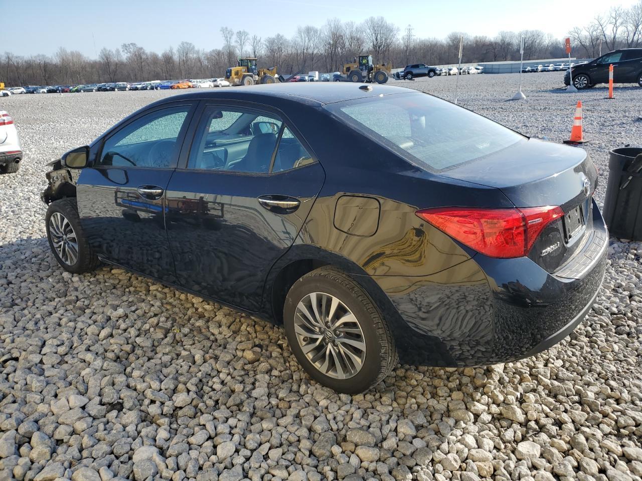 2019 TOYOTA COROLLA L - Фото 2