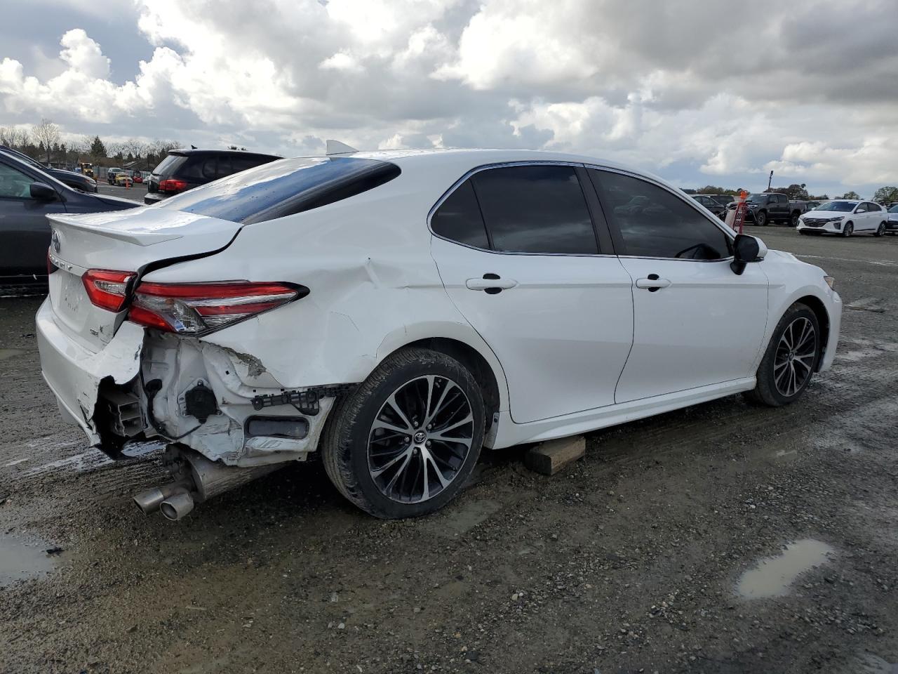 2019 TOYOTA CAMRY L - Image 3