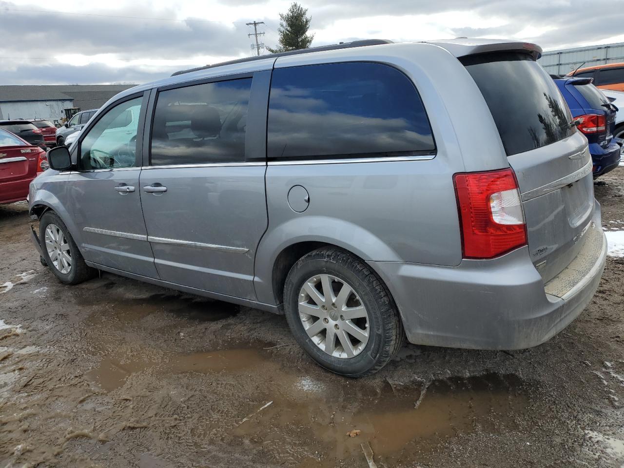 2014 CHRYSLER TOWN & COU - Image 2