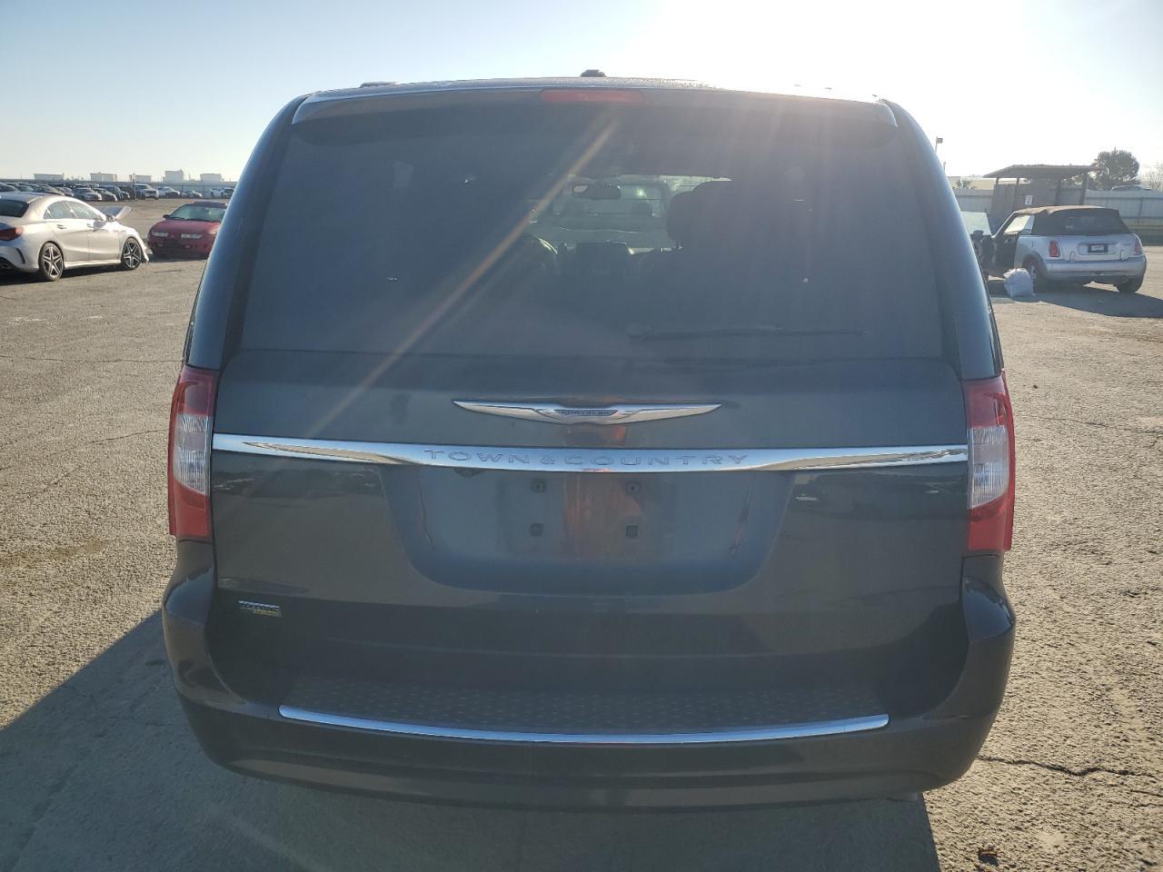 2014 CHRYSLER TOWN & COU - Фото 6