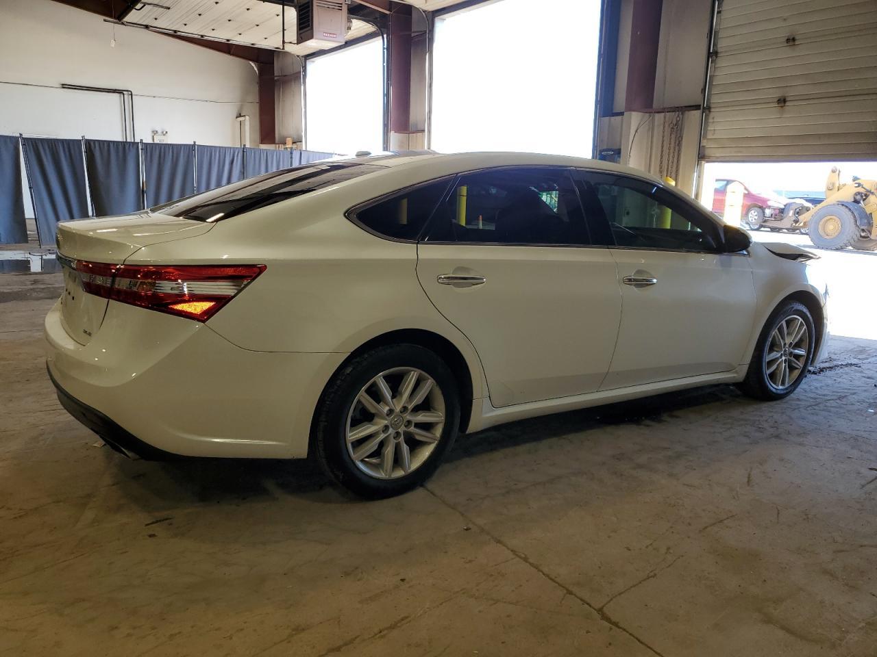 2015 TOYOTA AVALON XLE - Image 3