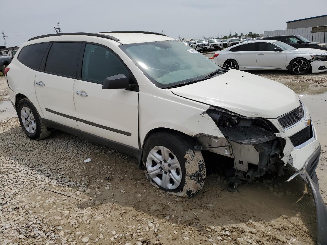 2011 CHEVROLET TRAVERSE L - Фото 4
