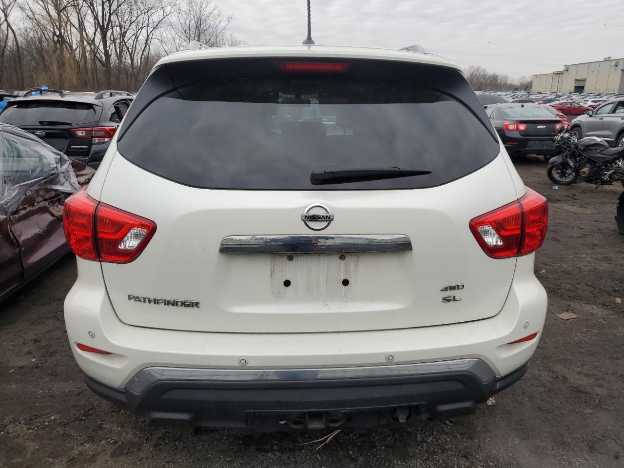 2017 NISSAN PATHFINDER - Фото 6