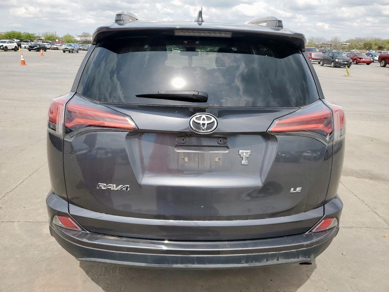 2017 TOYOTA RAV4 LE - Фото 6