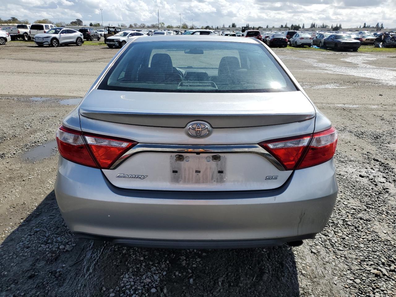 2017 TOYOTA CAMRY LE - Image 6