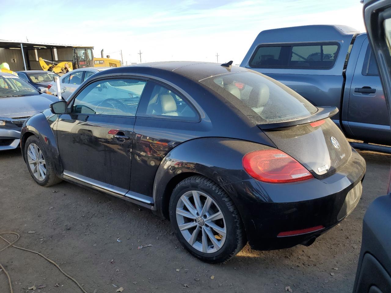 2012 VOLKSWAGEN BEETLE TUR - Image 2