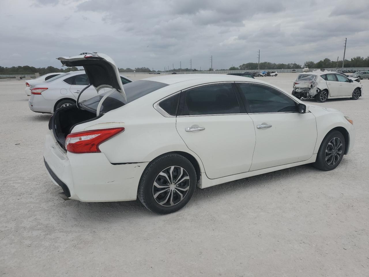 2017 NISSAN ALTIMA 2.5 - Фото 3