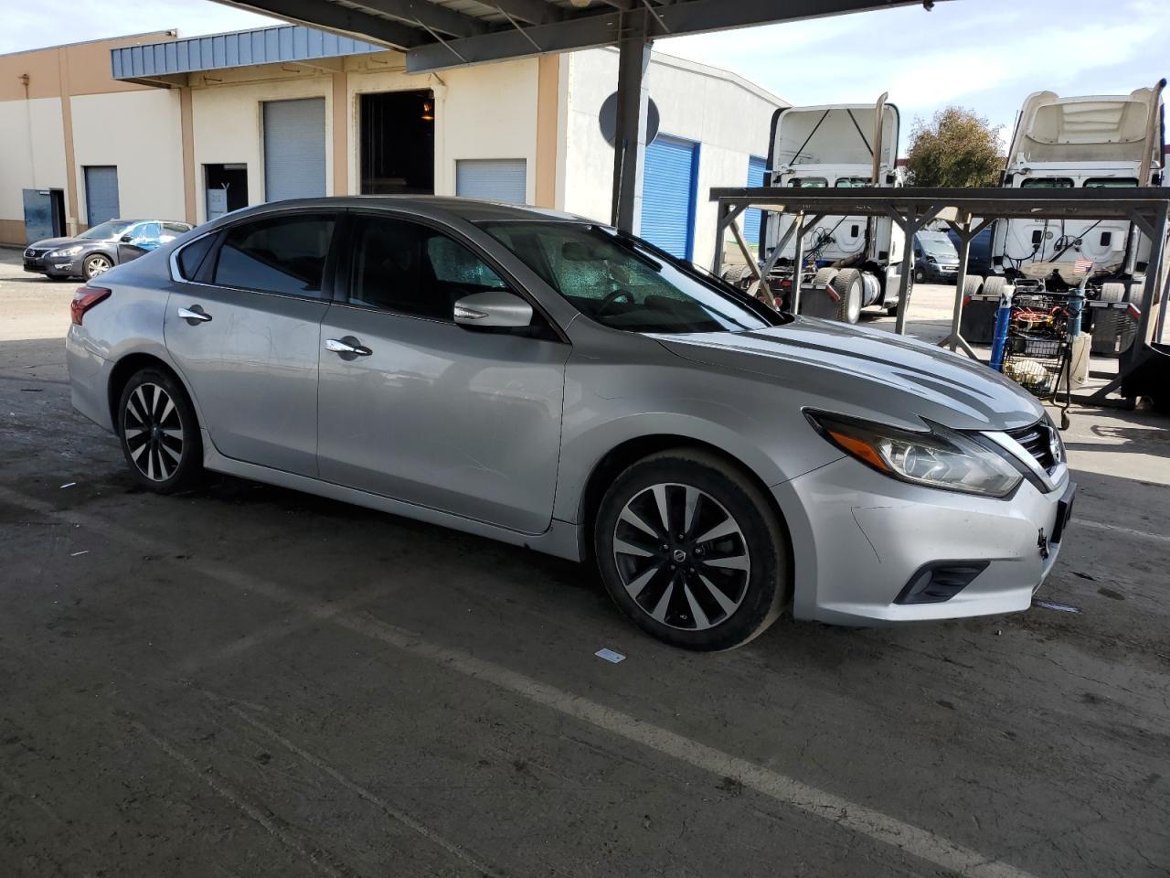 2018 NISSAN ALTIMA 2.5 - Фото 4