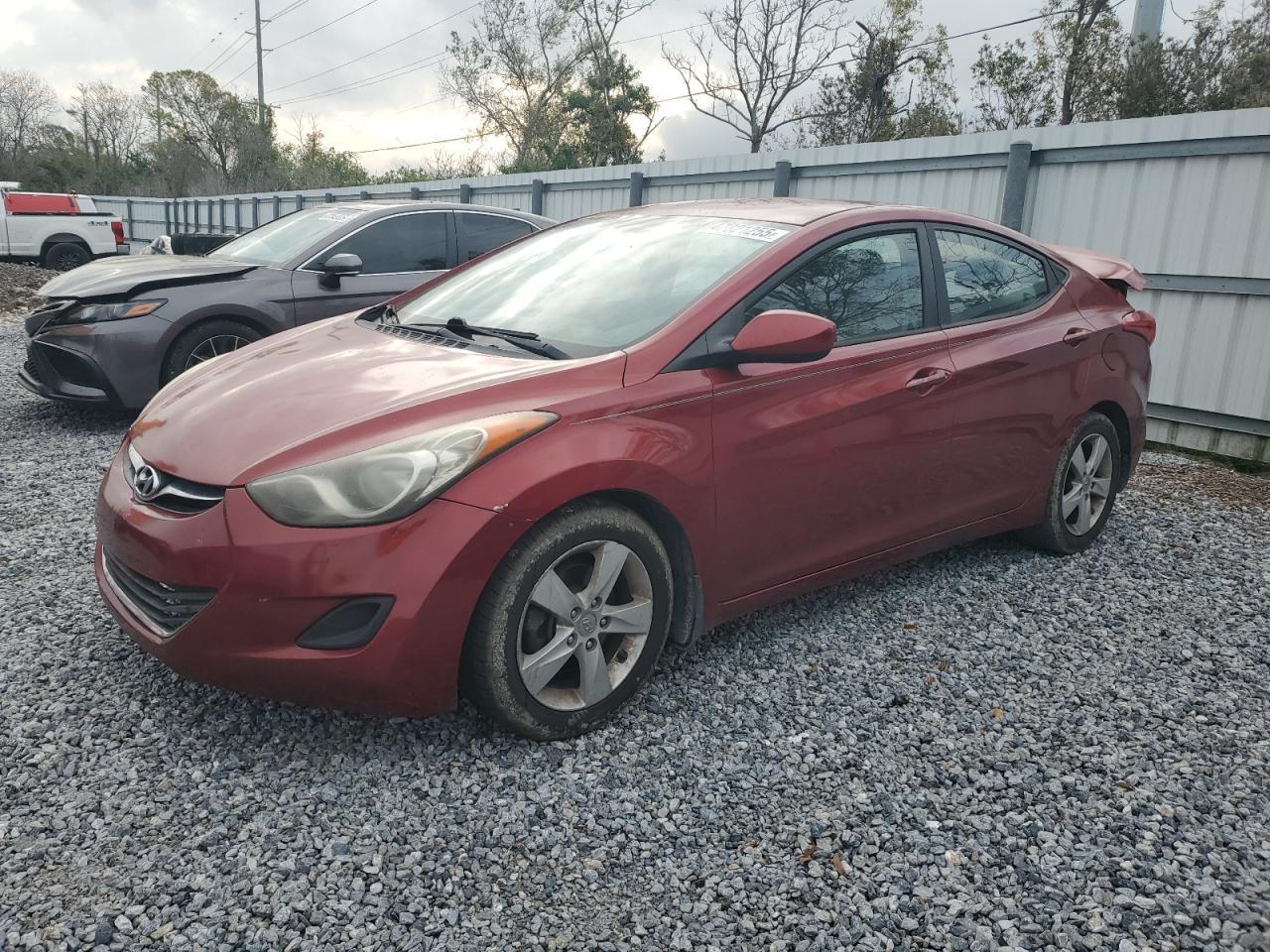 2013 HYUNDAI ELANTRA GL