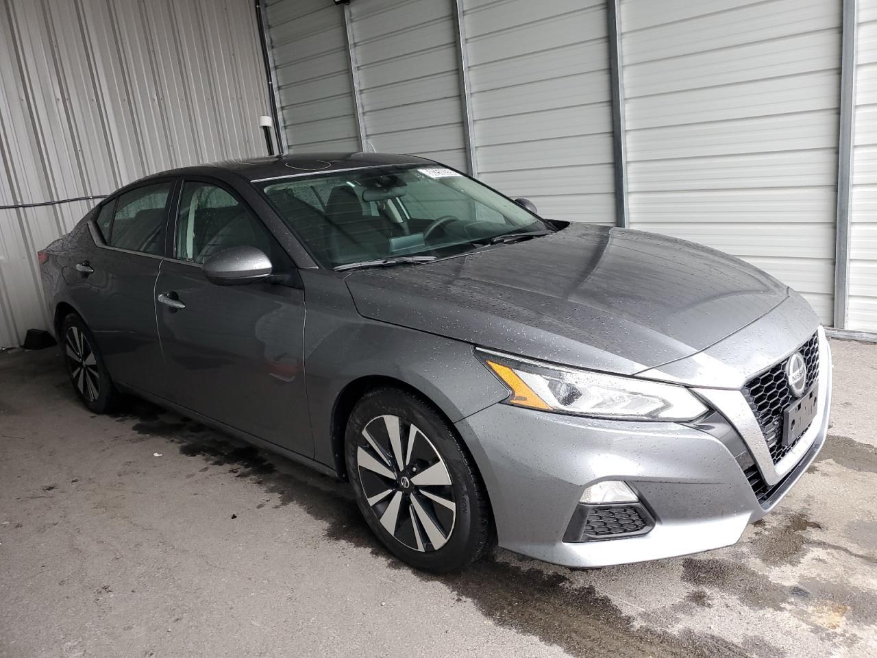 2022 NISSAN ALTIMA SV - Image 4