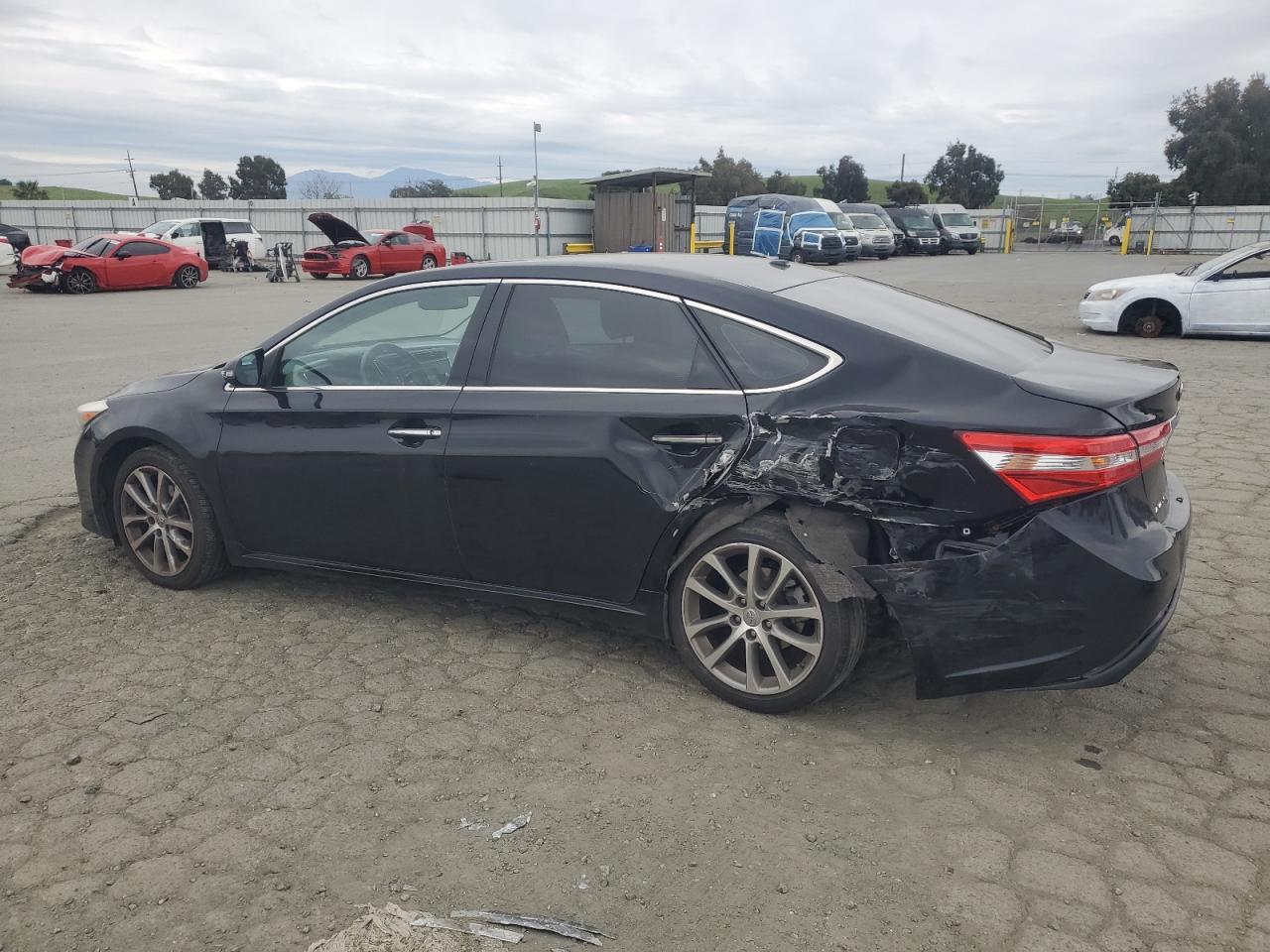 2015 TOYOTA AVALON XLE - Image 2